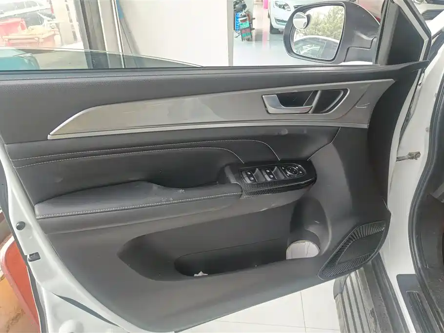 Haval M6 2021 PLUS 1.5T DCT Elite Smart Connect фото 7