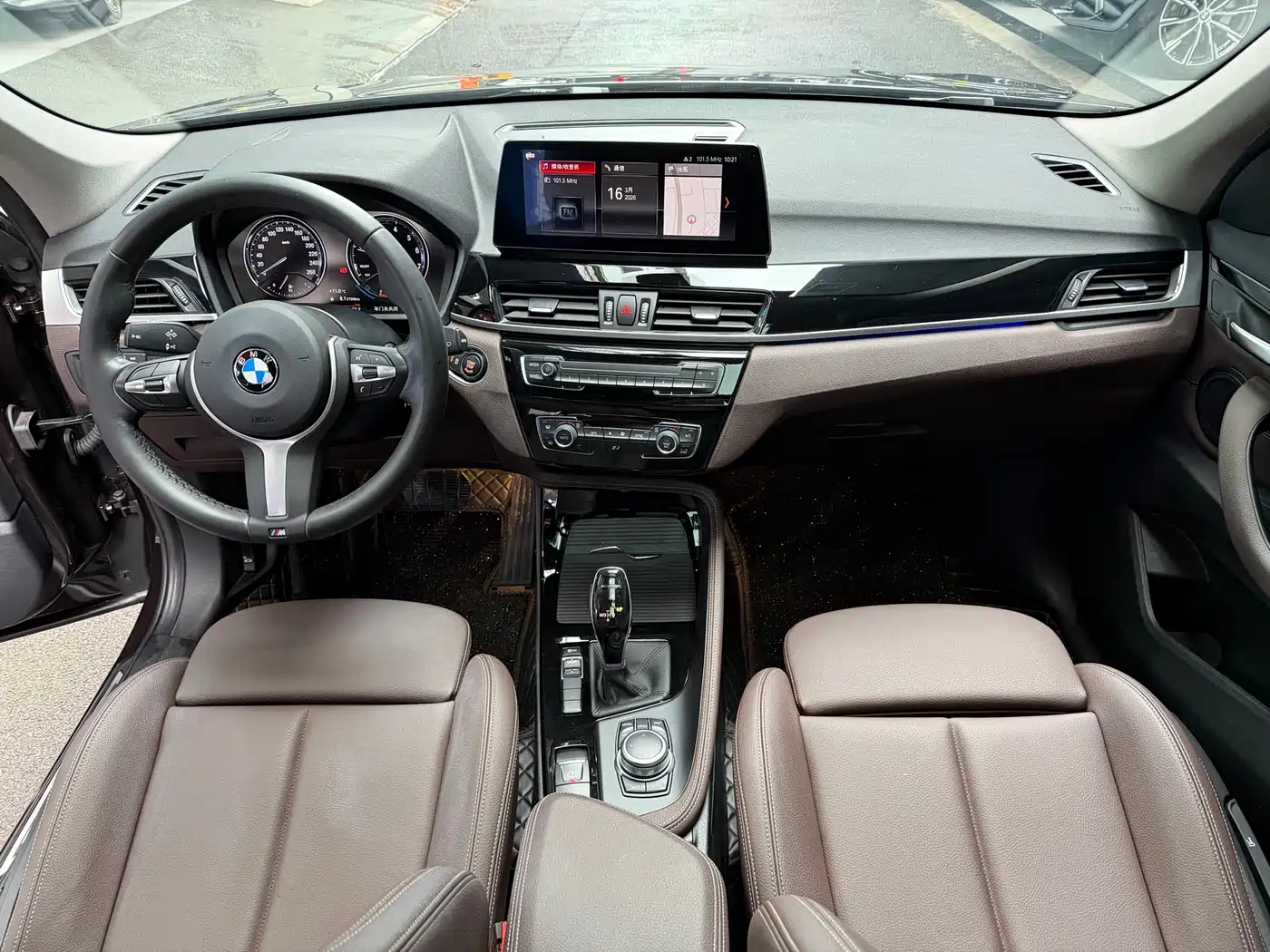 BMW X1 2019 xDrive20Li Premium Model фото 13