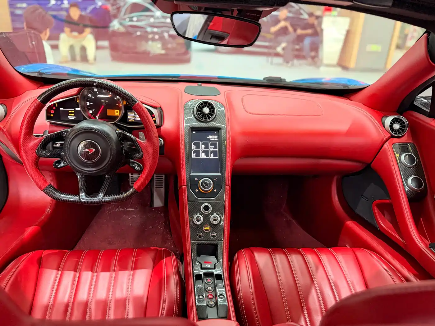 McLaren 12C 2013 3.8T SPIDER 50th Anniversary Edition фото 16