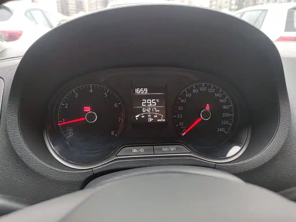 Volkswagen Polo 2016 1.4L Manual Trend фото 12