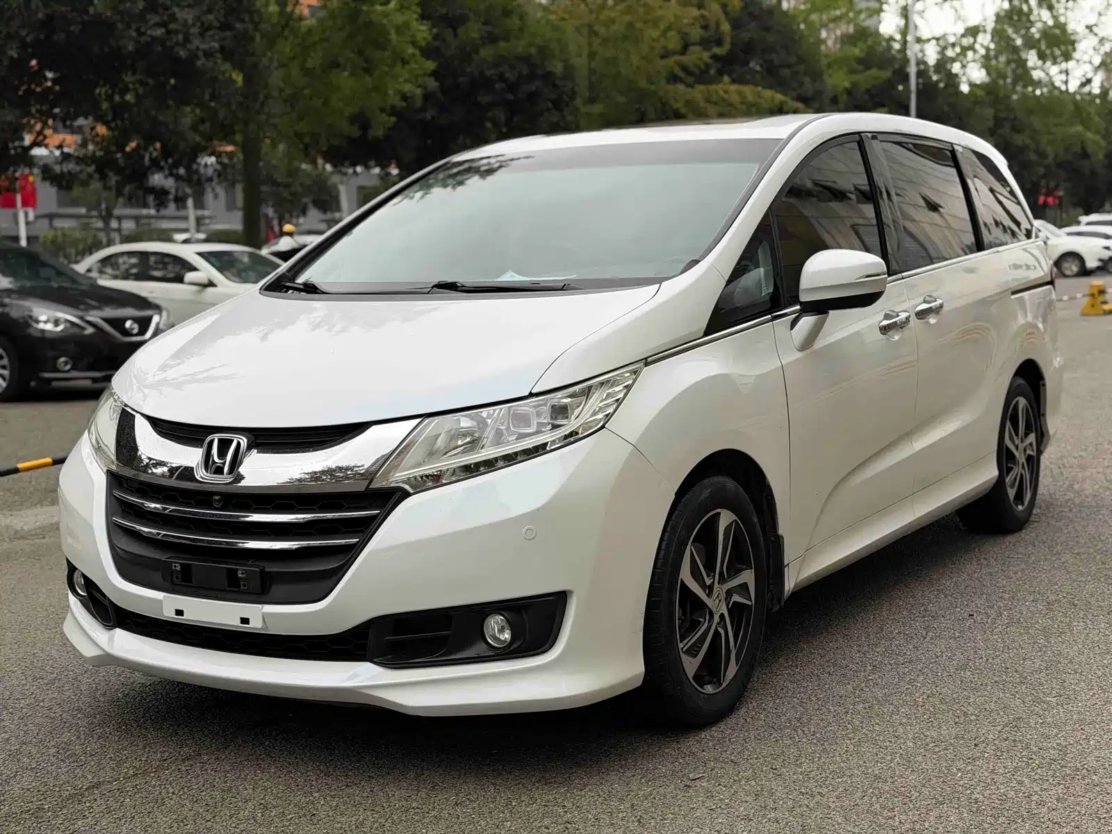 Photo 1 - Honda Odyssey