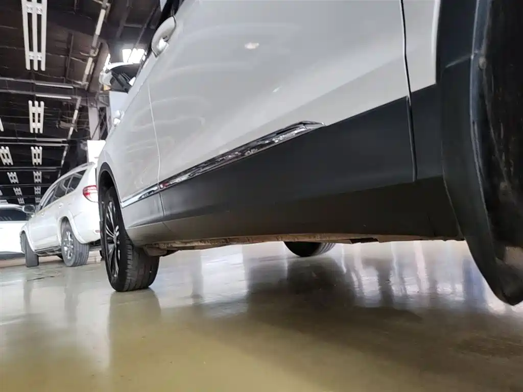 Volkswagen Tiguan L 2019 Facelift 330TSI Auto 2WD Panorama Comfort China VI фото 21