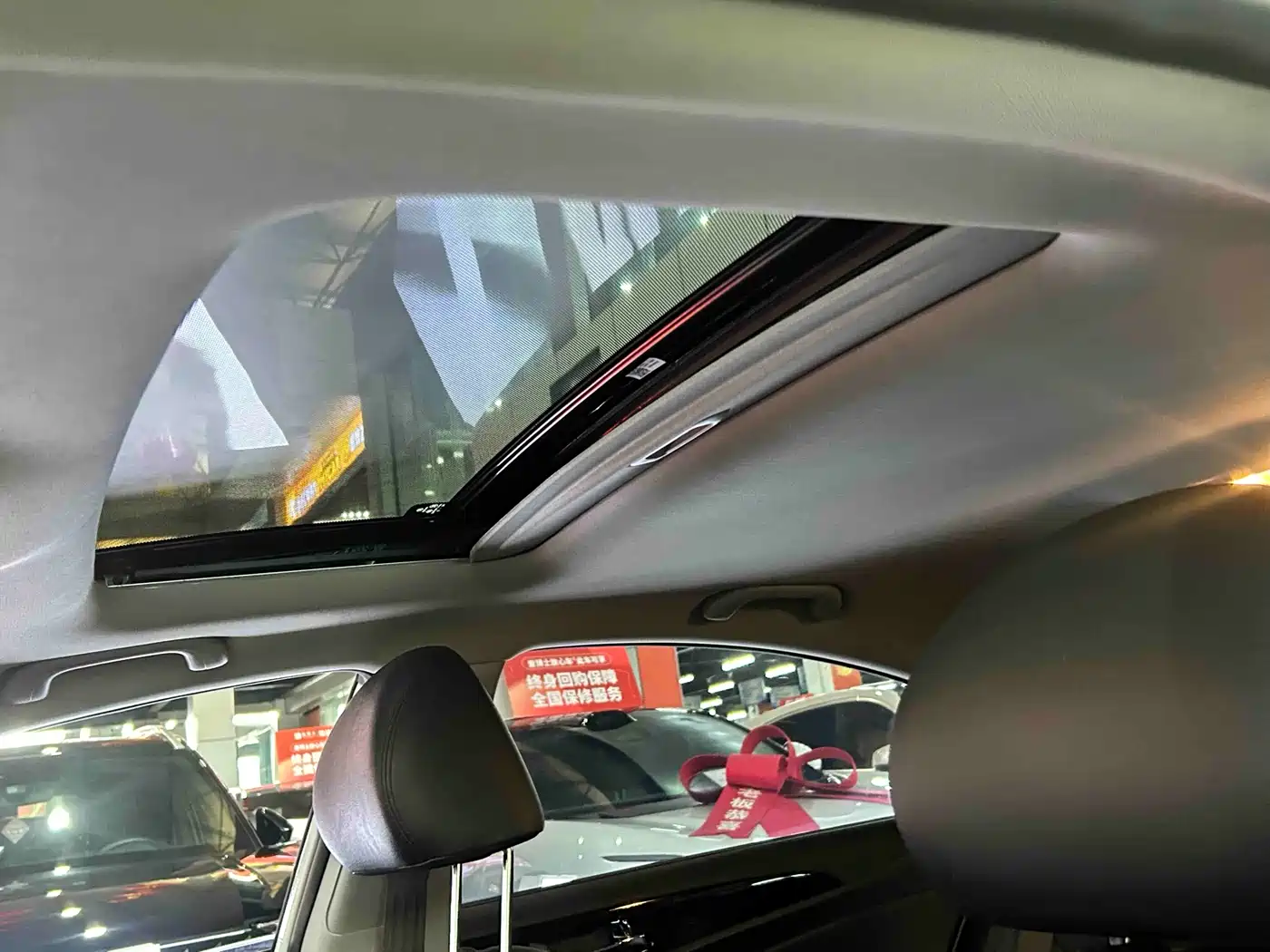 Hyundai Sonata 2014 2.0L Automatic Luxury фото 9