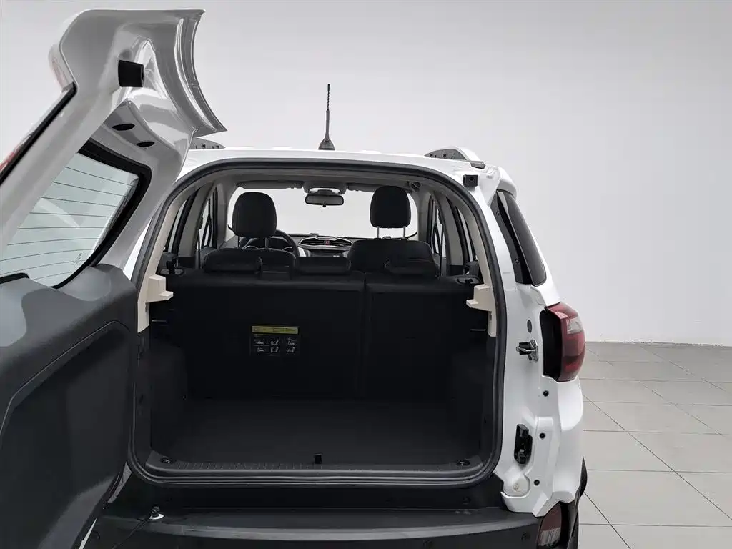 BYD Yuan 2017 1.5L Manual Cool Connect фото 16