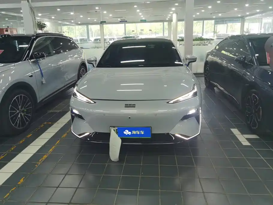 Geely Galaxy Galaxy E8 2025 2025 700km Long Voyage Smart Drive Edition