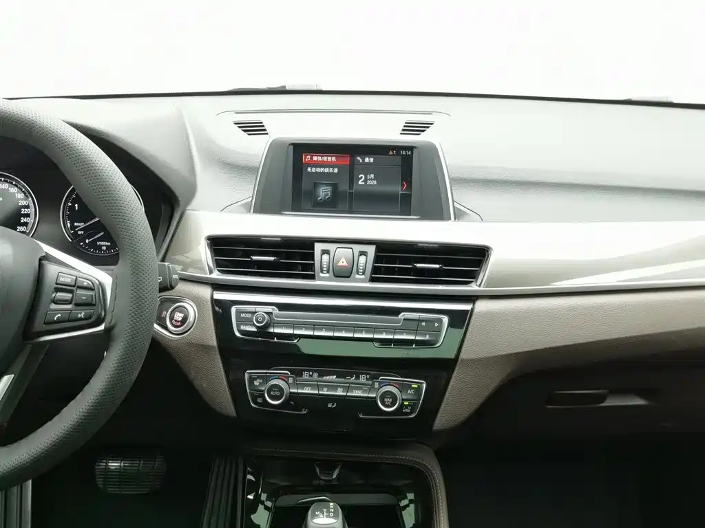 BMW X1 2019 sDrive18Li Premium Model фото 12