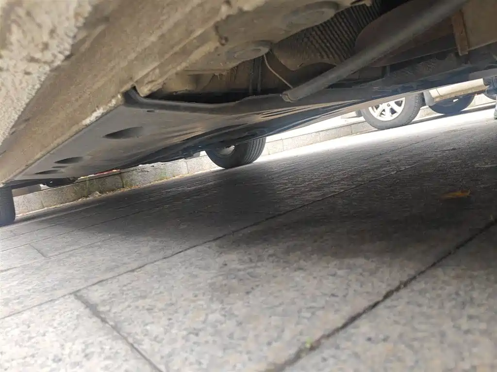 Volkswagen Sagitar 2015 1.6L Automatic Comfort фото 18