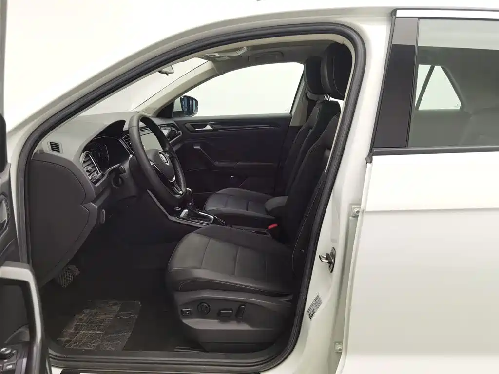 Volkswagen T-ROC 2019 280TSI DSG 2WD Comfort Version China VI фото 10