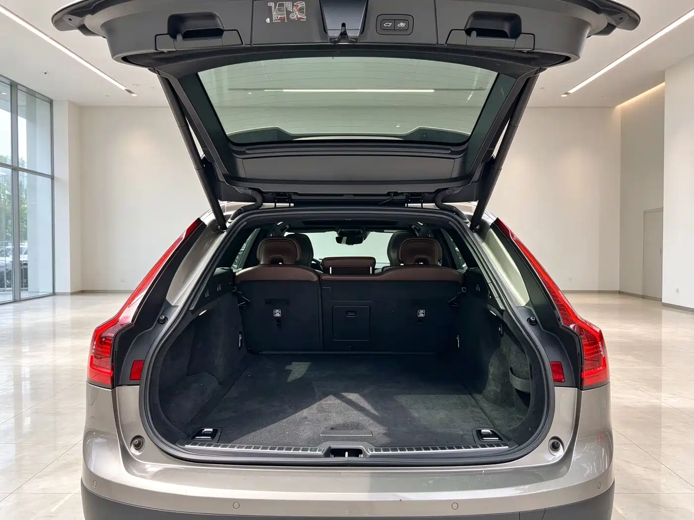 Volvo V90 2021 2021 Model Cross Country B5 AWD Premium Smart Edition