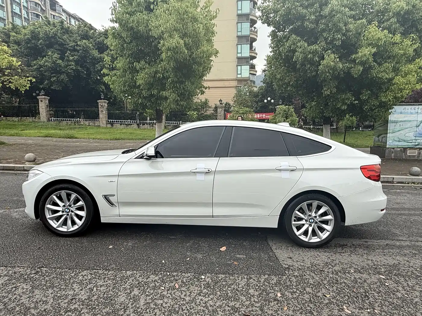 BMW 3 Series GT 2013 320i Style Design Package фото 8