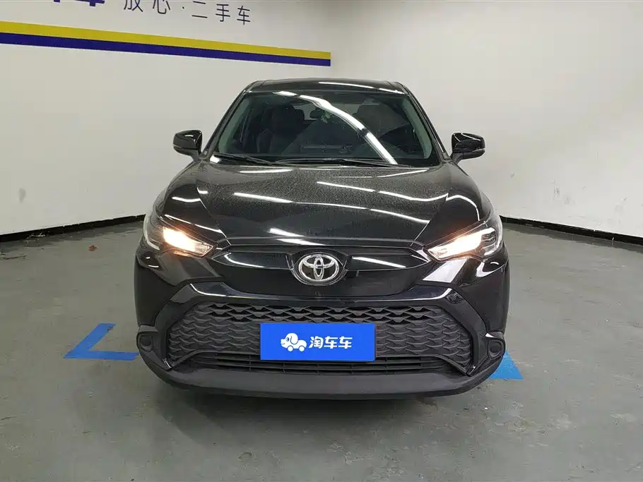 Toyota Frontlander 2023 2.0L CVT Elite Edition фото 2