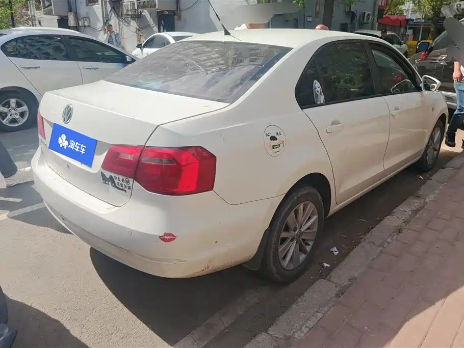 Volkswagen Jetta 2015 1.6L Manual Trend фото 3