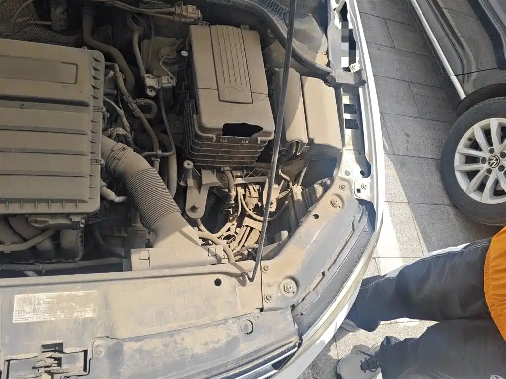 Volkswagen Sagitar 2015 1.6L Automatic Comfort фото 22