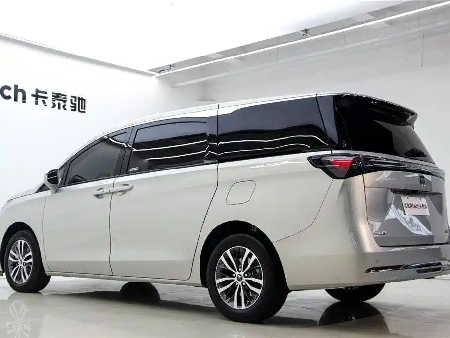 Buick GL8 2025 Land Business Class First Edition фото 6
