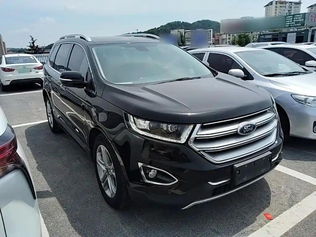Фото 4 - Ford Edge