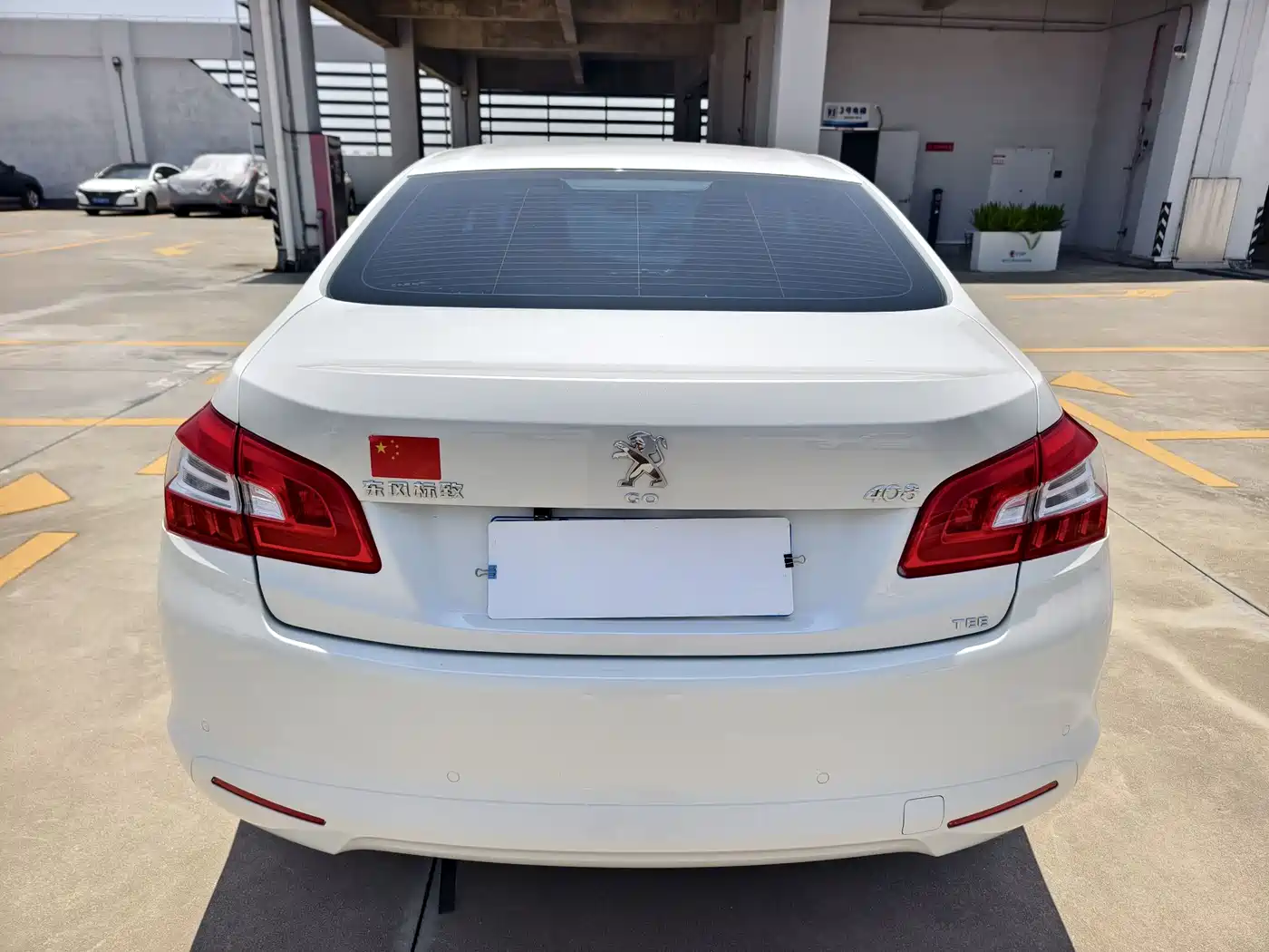 Peugeot 408 2015 Model 1.2T Automatic Luxury Edition фото 4