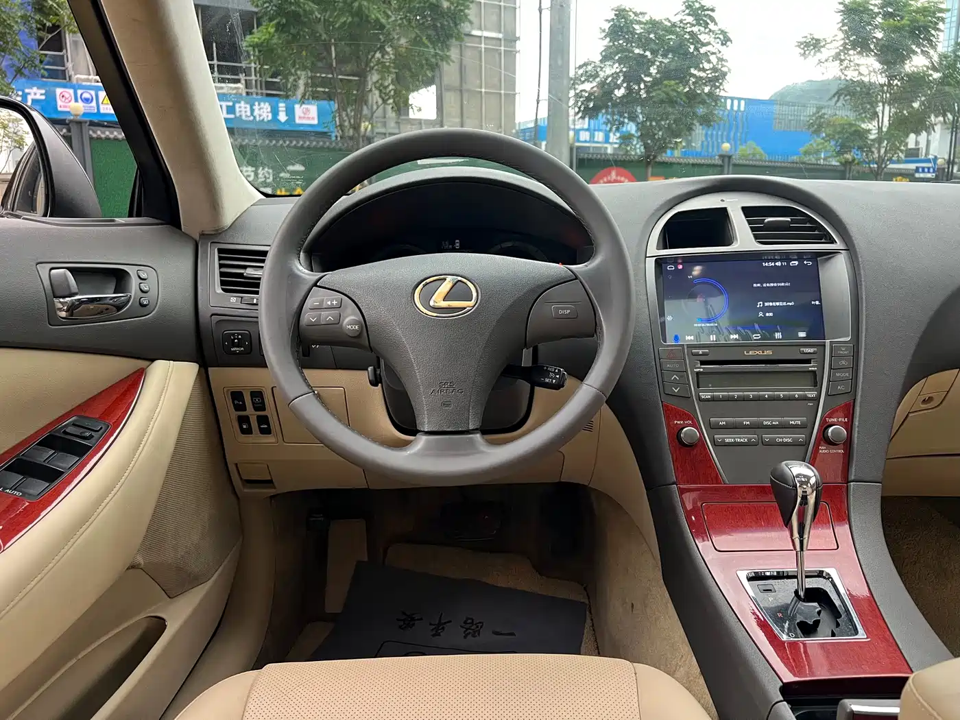 Фото 16 - Lexus ES