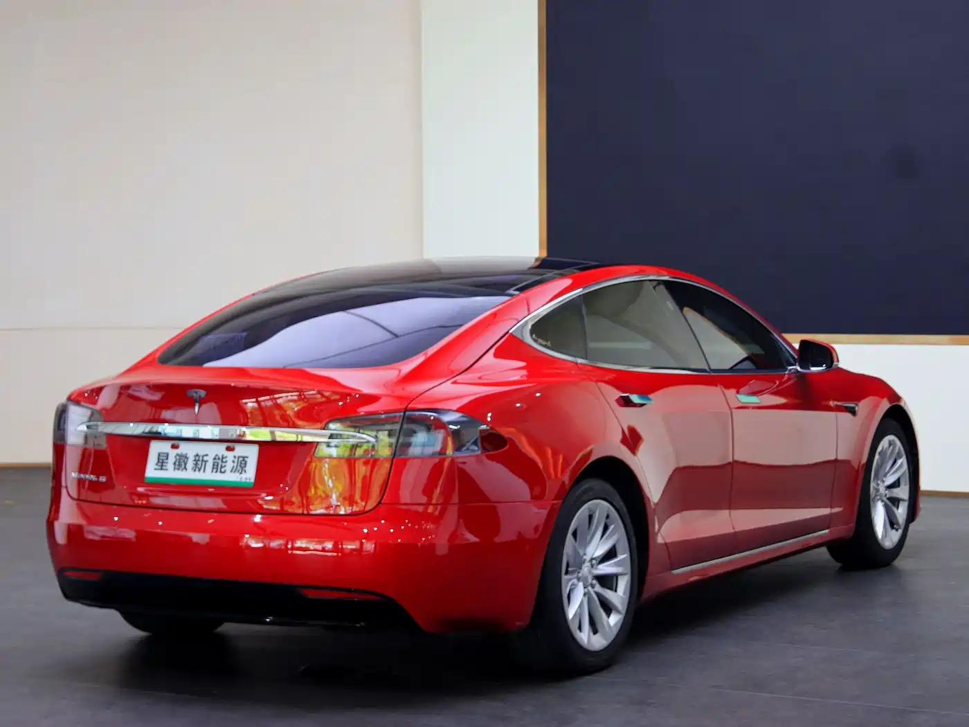 TESLA MODEL S