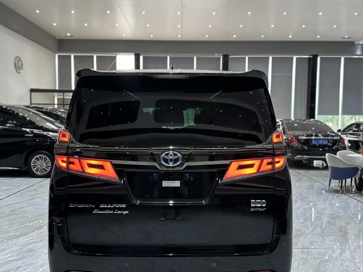 Toyota Vellfire 2023 Crown Hybrid 2.5L HV Premium фото 20