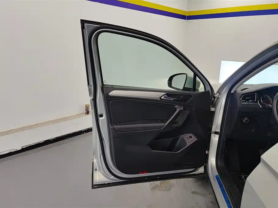 Volkswagen Tiguan L 2019 330TSI Automatic 2WD Smart Luxury Edition China VI фото 7