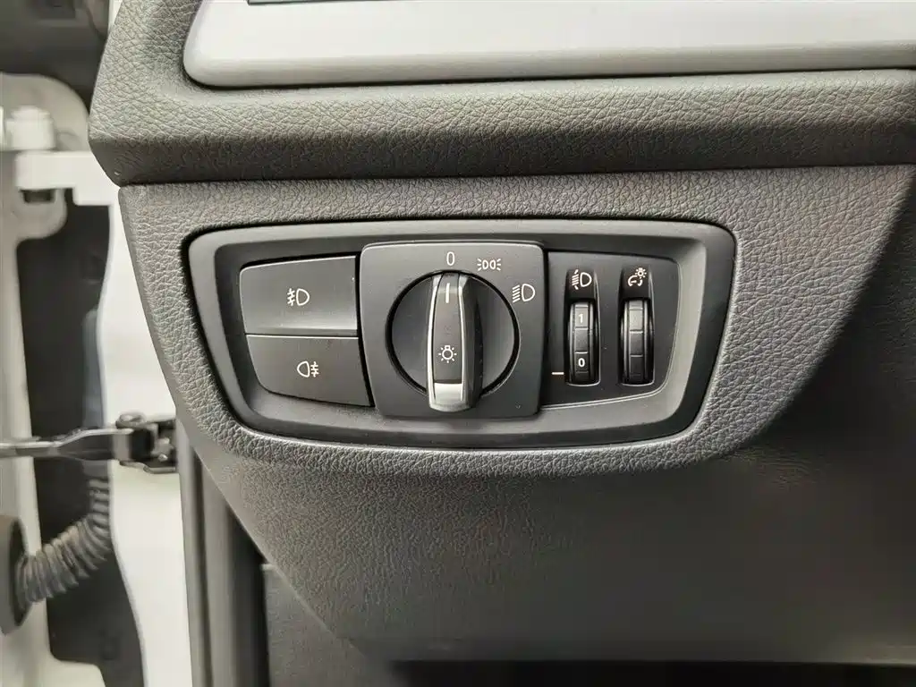 BMW 1 Series 2018 Facelift 118i Fashion фото 21