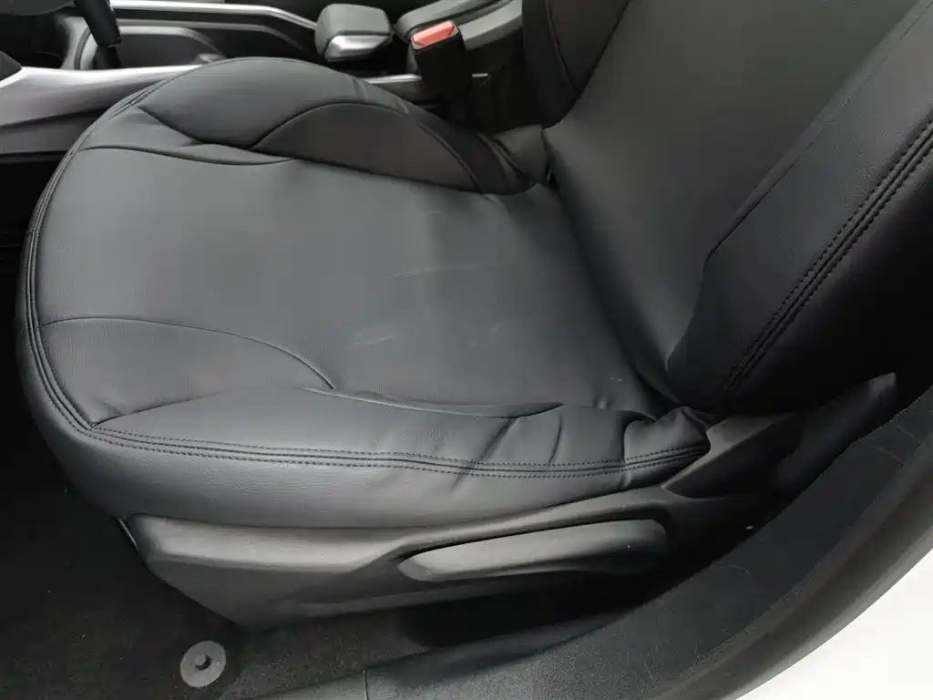 Peugeot 2008 2014 1.6L Automatic Trend Edition фото 20