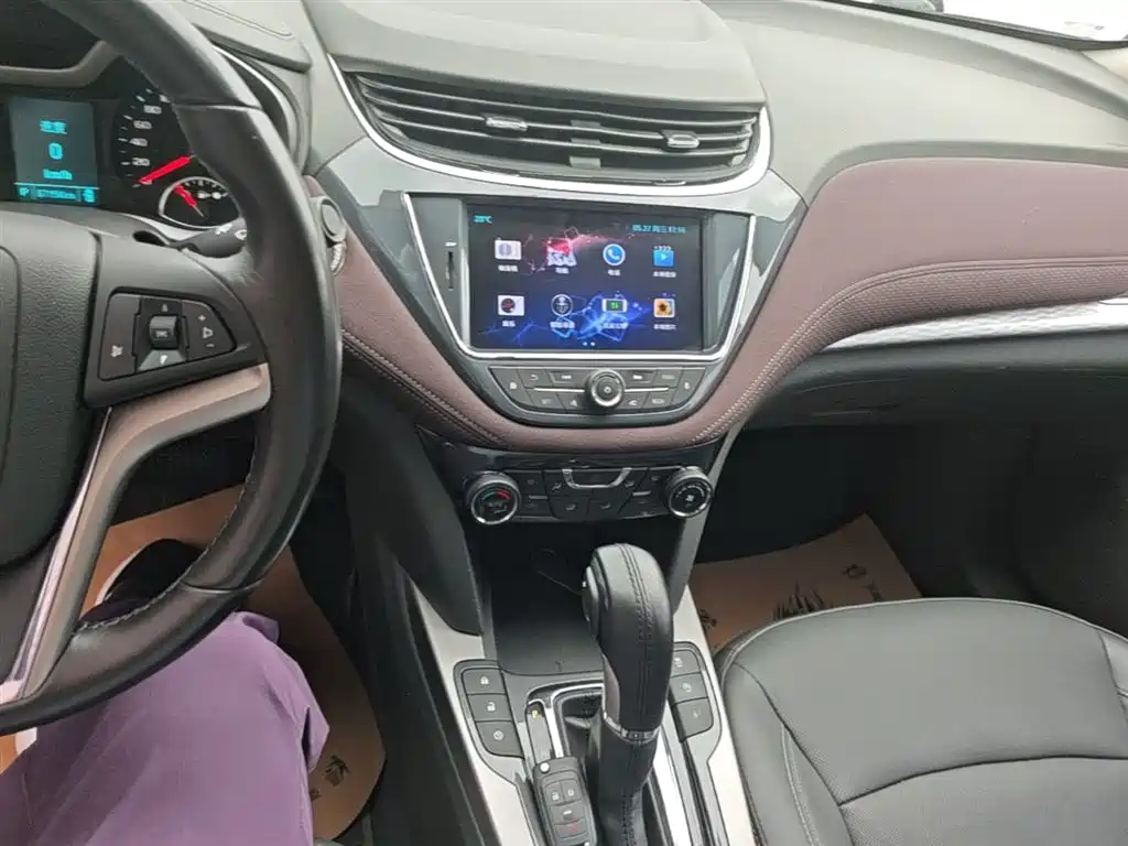 Chevrolet Malibu 2017 1.5T Automatic Luxury Edition фото 13