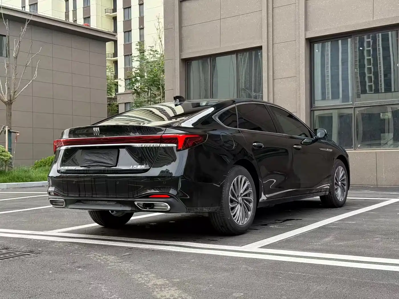 Buick LaCrosse 2025 Model 28T Platinum Edition фото 9