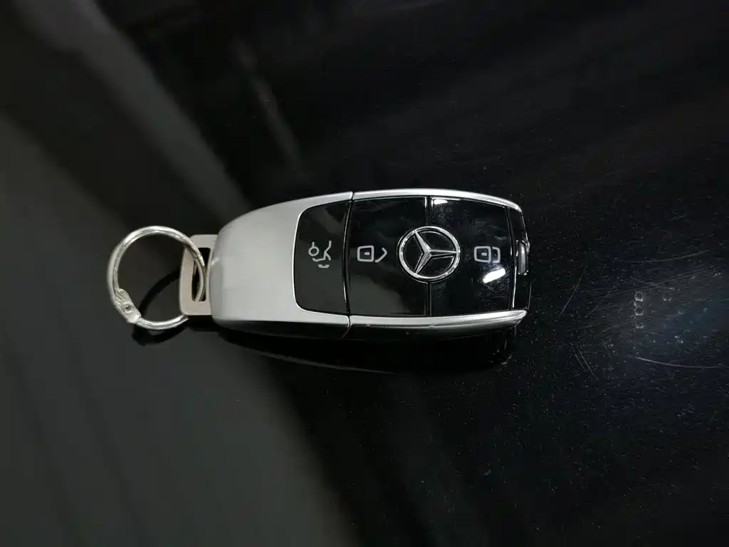 Mercedes-Benz E-Class New Energy 2022 Facelift E 350 e L Plug-in Hybrid Sport Sedan фото 19