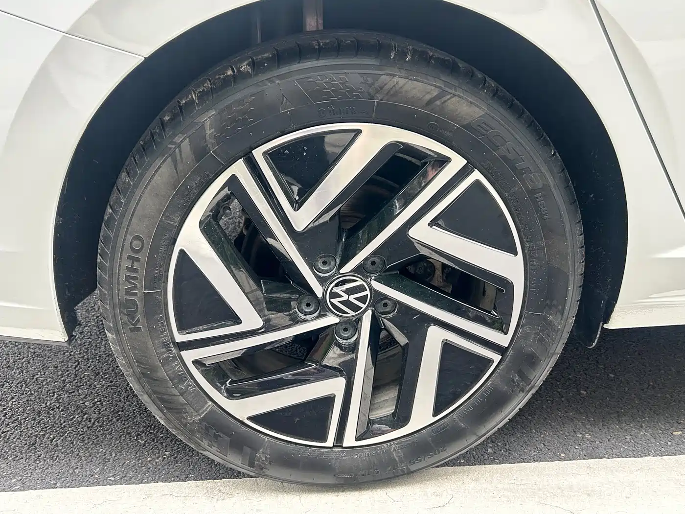 Volkswagen Sagitar 2023 300TSI DSG Surpassing Edition фото 14