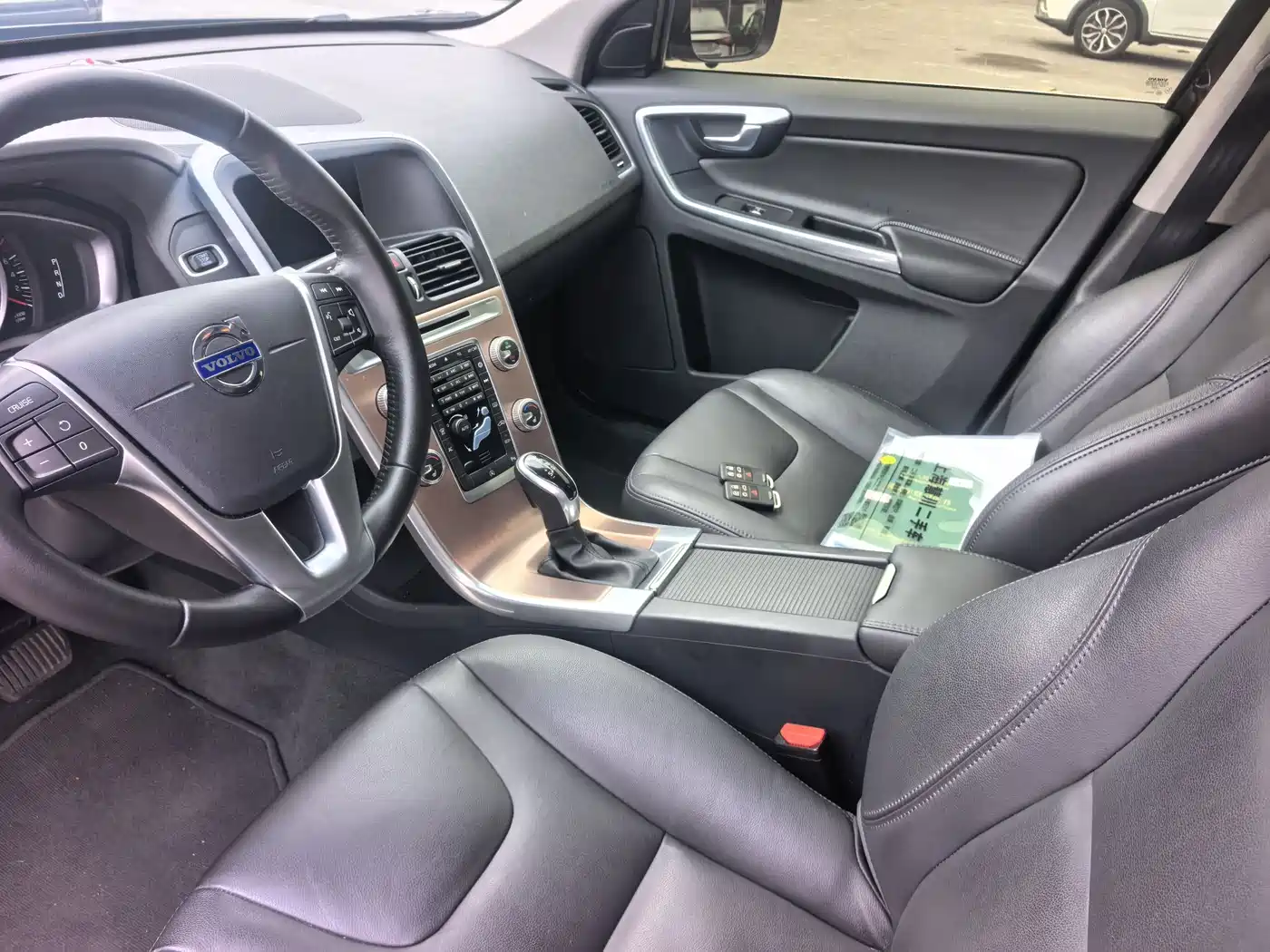 VOLVO XC60