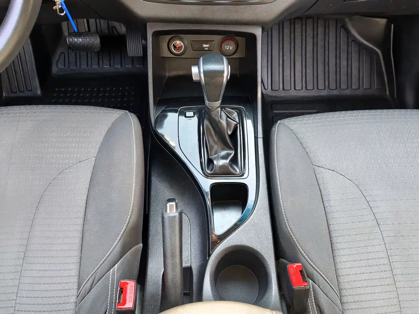 Baojun 730 2020 2019 1.5T CVT Fashion Edition 7-Seater China VI