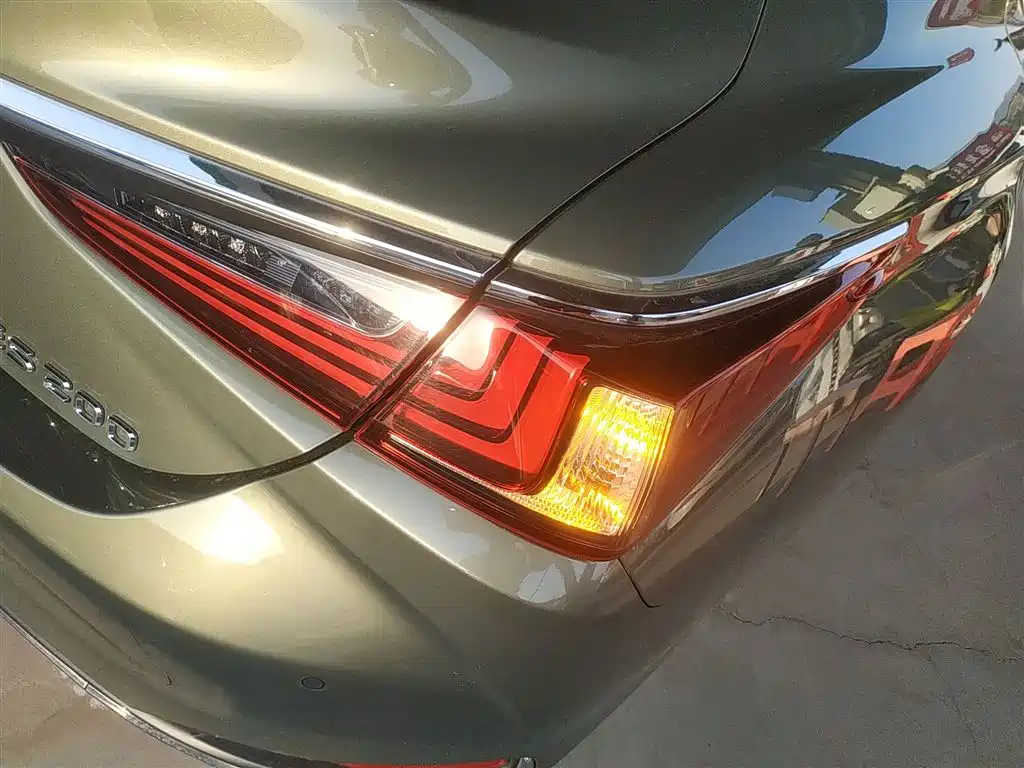 Lexus ES 2020 200 Excellence фото 10