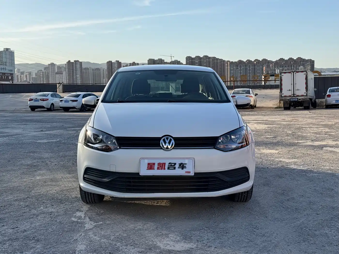 Volkswagen Polo 2016 1.4L Manual Trend фото 2