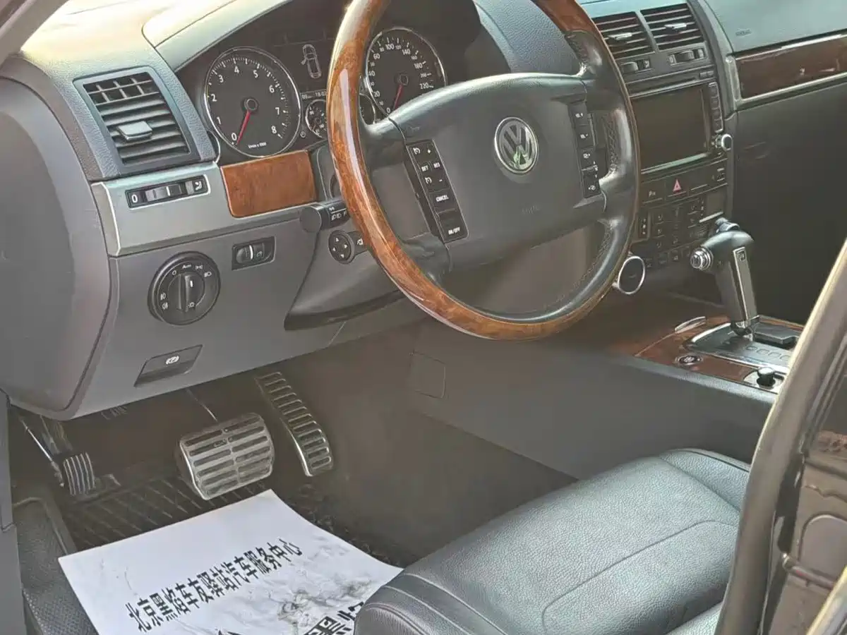 Volkswagen Touareg 2007 4.2L Standard фото 13