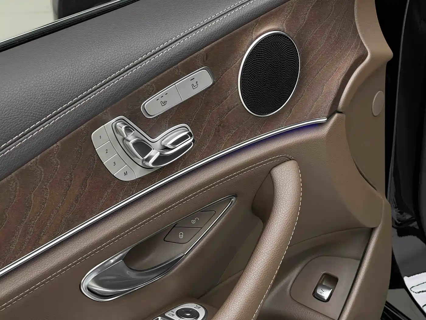 Mercedes-Benz E-Class 2019 E 300 L Fashion фото 5