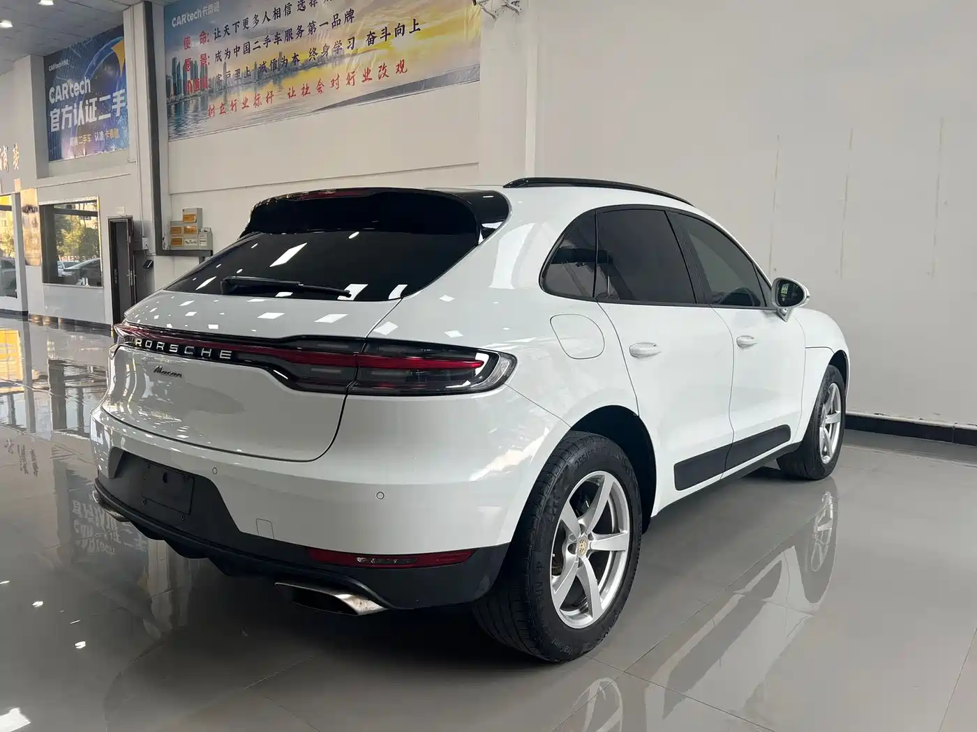 Porsche Macan 2018 Macan 2.0T фото 12