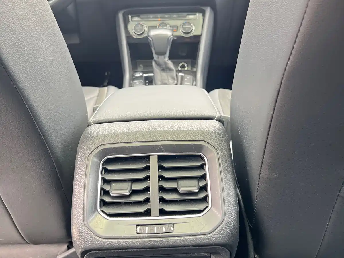 Volkswagen Tiguan L 2021 330TSI Automatic 2WD Smart фото 18