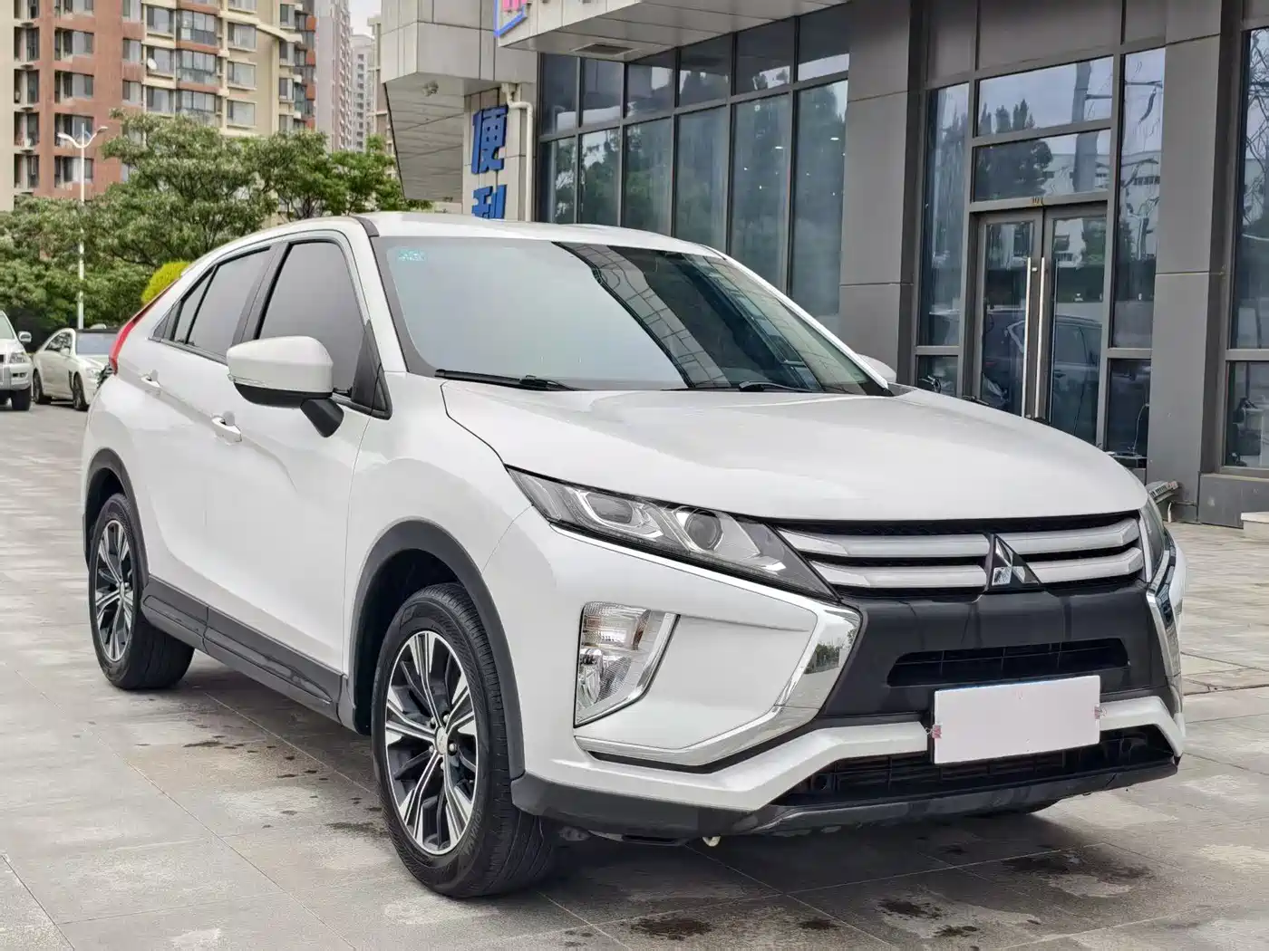 Mitsubishi Eclipse Cross 2018 1.5T CVT 2WD Fearless Edition фото 3