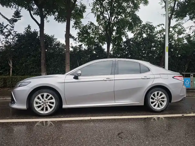 Toyota Camry 2023 2.0G Luxury Edition — фото 2