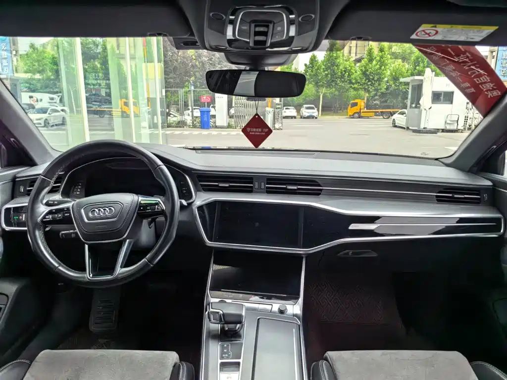 Фото 8 - Audi A6L