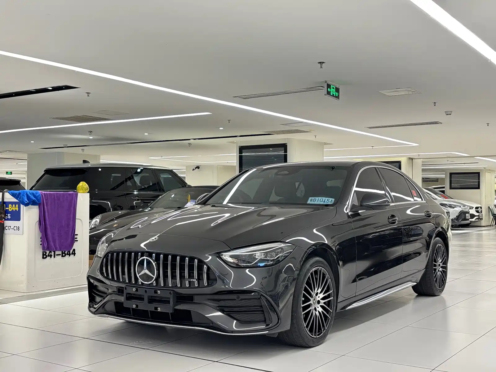 صورة 1 - Mercedes-Benz C-Class