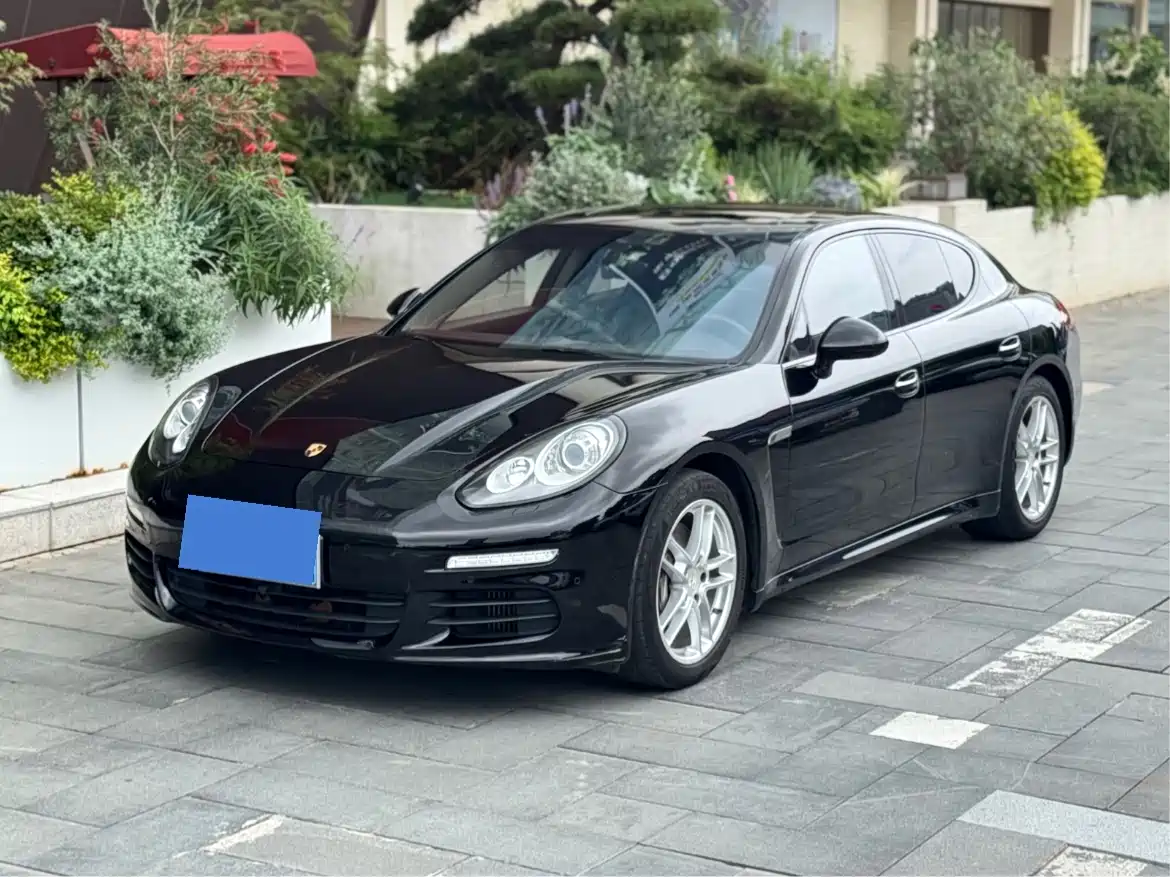 Porsche Panamera 2014 Panamera 3.0T фото 2