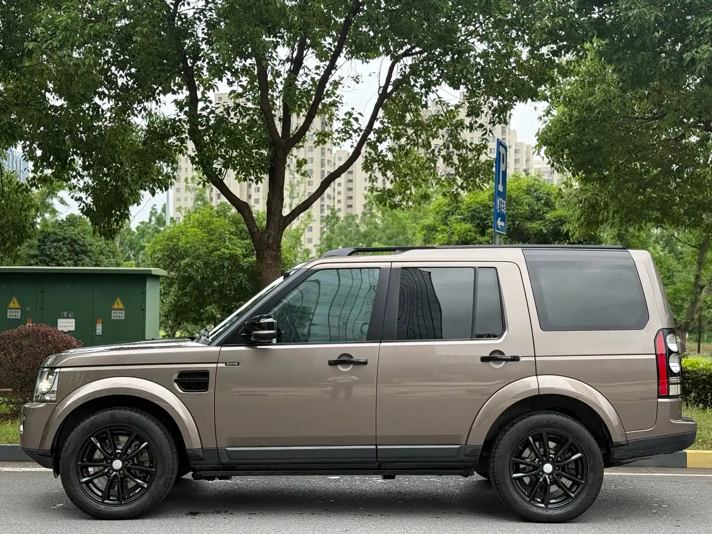 Land Rover Discovery 2016 3.0 SC V6 HSE фото 3