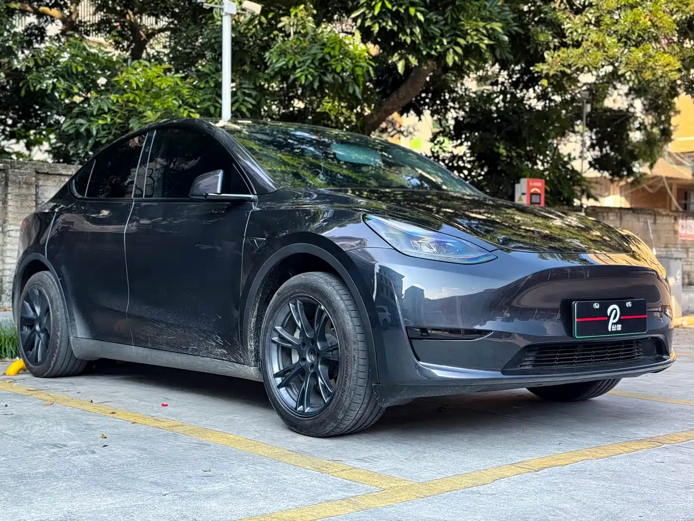 TESLA MODEL Y