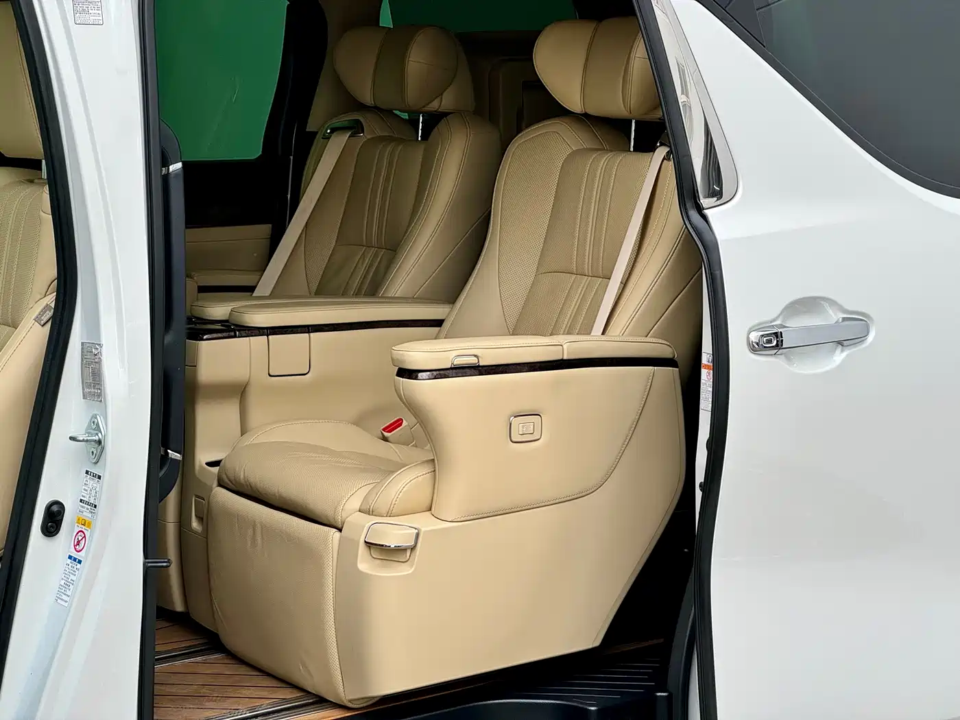 Toyota Alphard 2019 Hybrid 2.5L Premium Edition фото 5