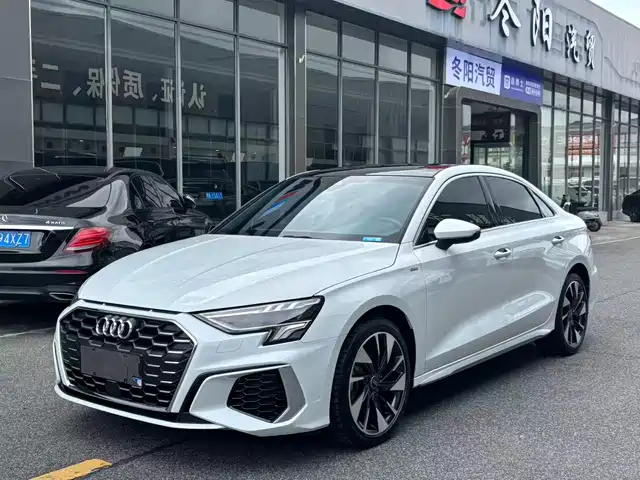 Audi A3 A3L Limousine 35 TFSI, Стиль Спорт