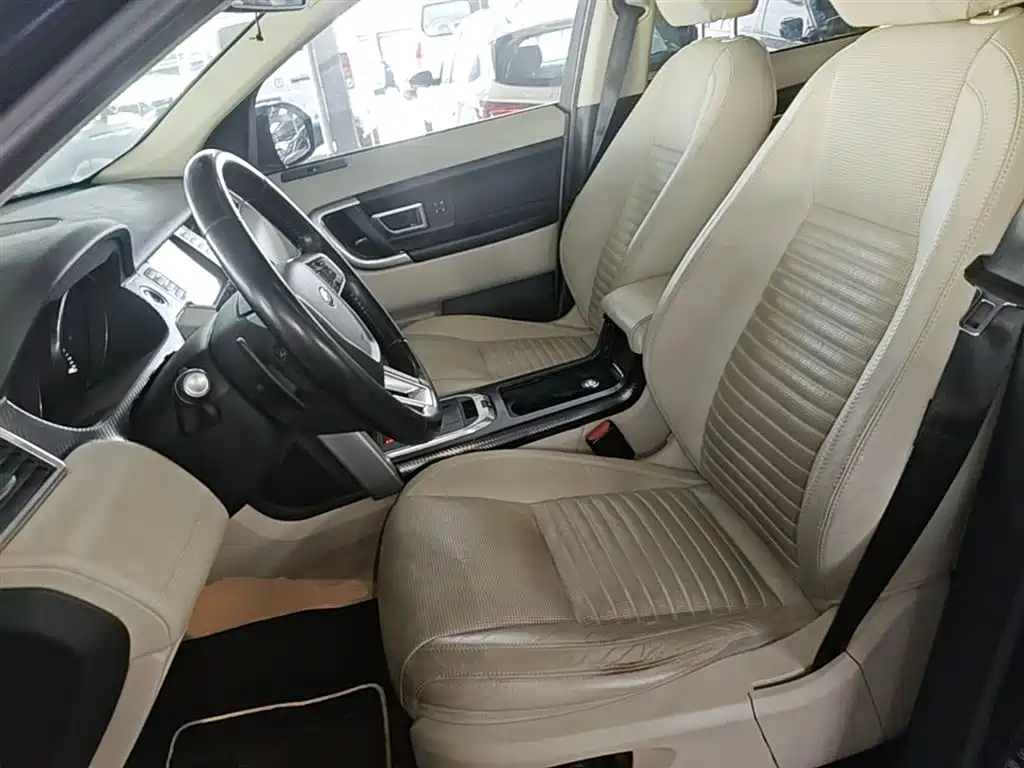 Land Rover Discovery Sport (Import) 2015 2.0T HSE Luxury фото 15