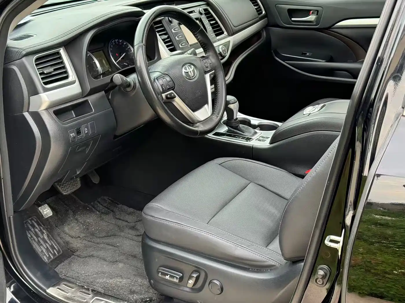 Toyota Highlander 2015 2.0T AWD Luxury Edition 7-seater фото 5