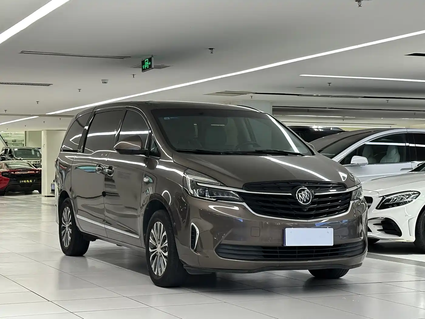 Фото 3 - Buick GL8